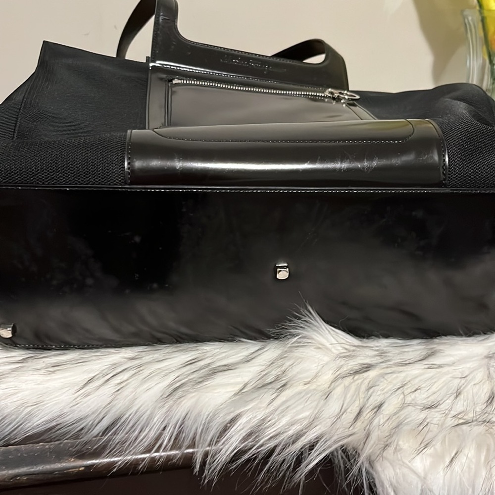 Salvatore Ferregamo tote with dust bag. - Picture 8 of 8